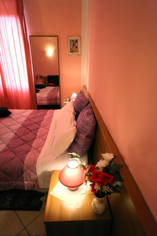 Affittacamere La Rosa Lucca Esterno foto
