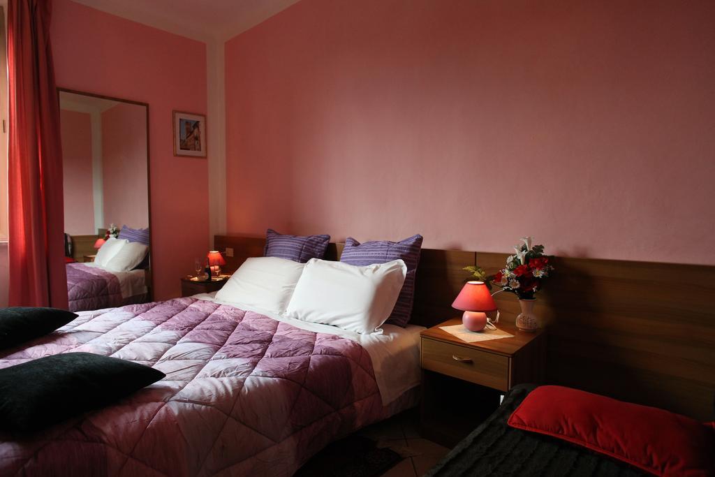 Affittacamere La Rosa Lucca Esterno foto