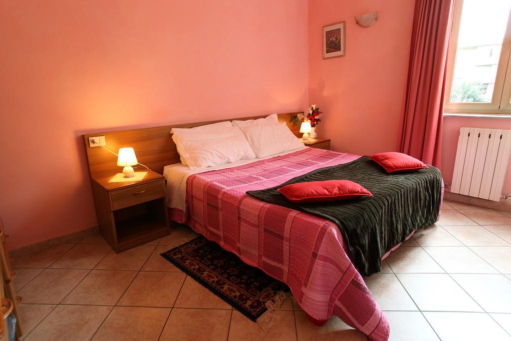 Affittacamere La Rosa Lucca Esterno foto