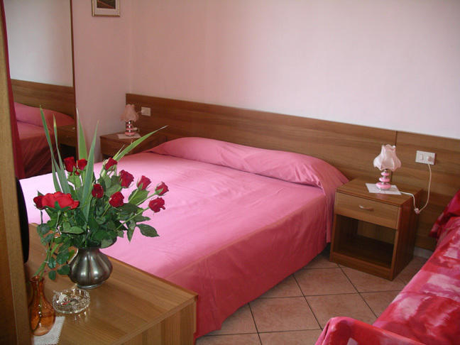 Affittacamere La Rosa Lucca Esterno foto